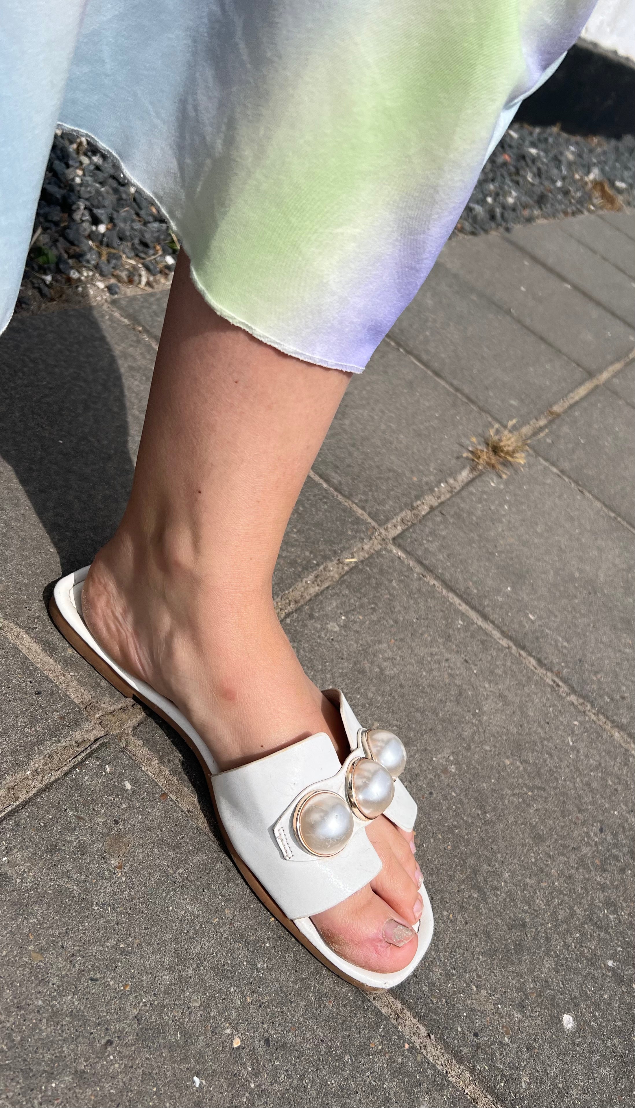 Sandal med perlemor.