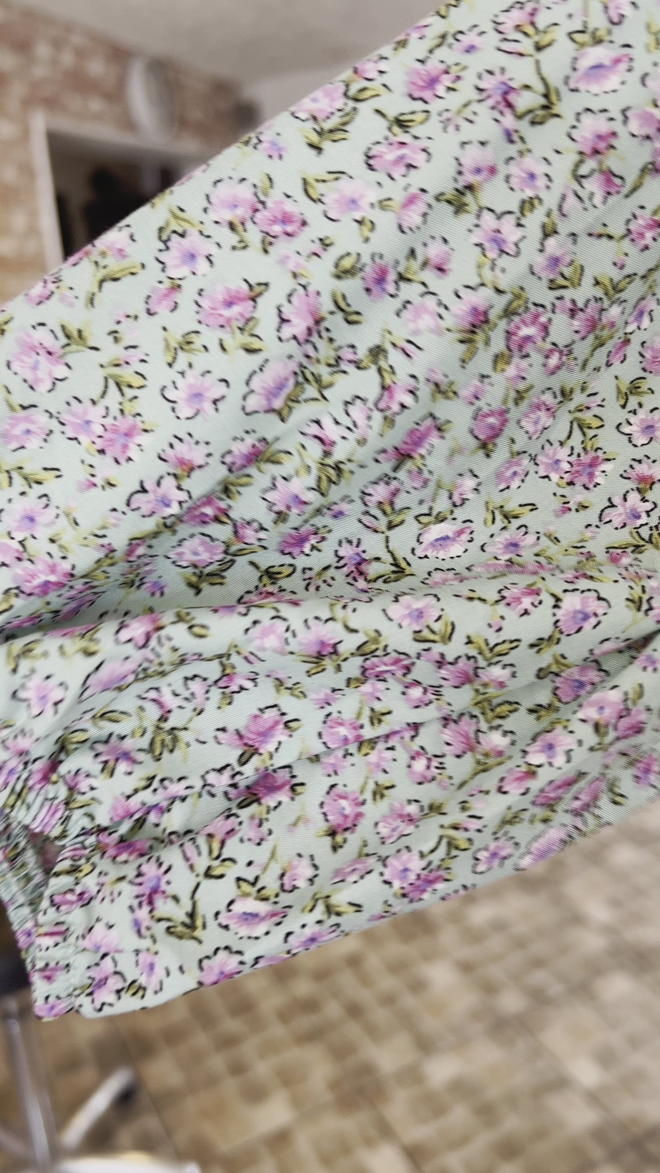 Lang kjole med små blomster