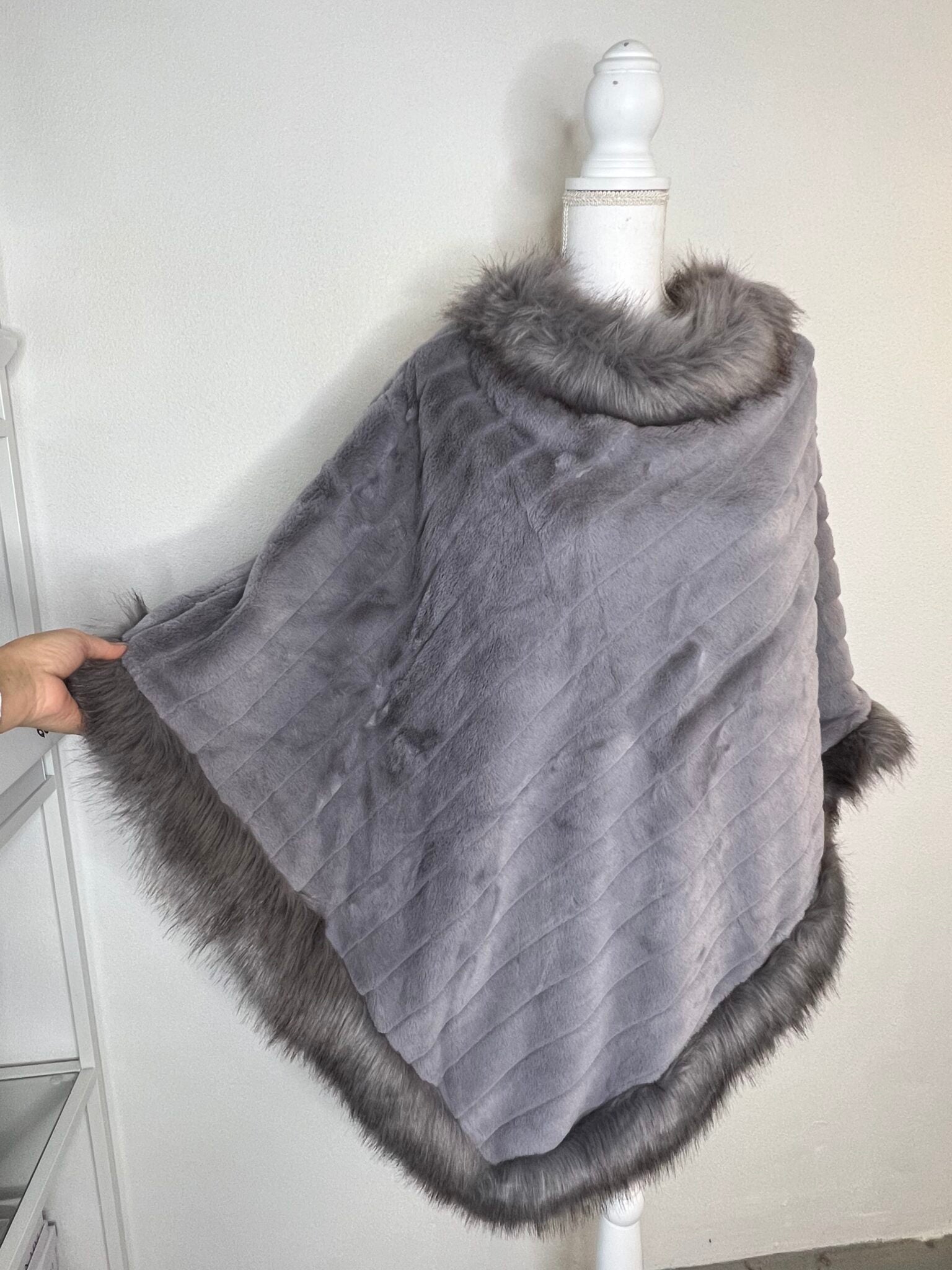 Poncho grey teddy fake fur