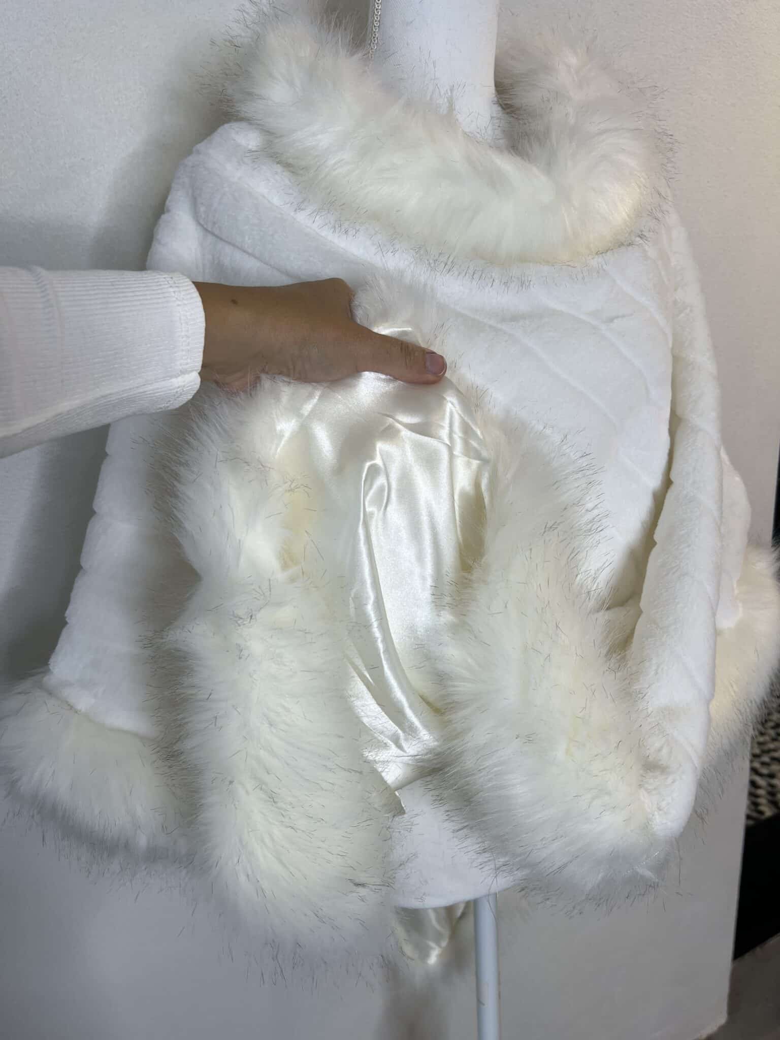 Poncho white teddy fake fur