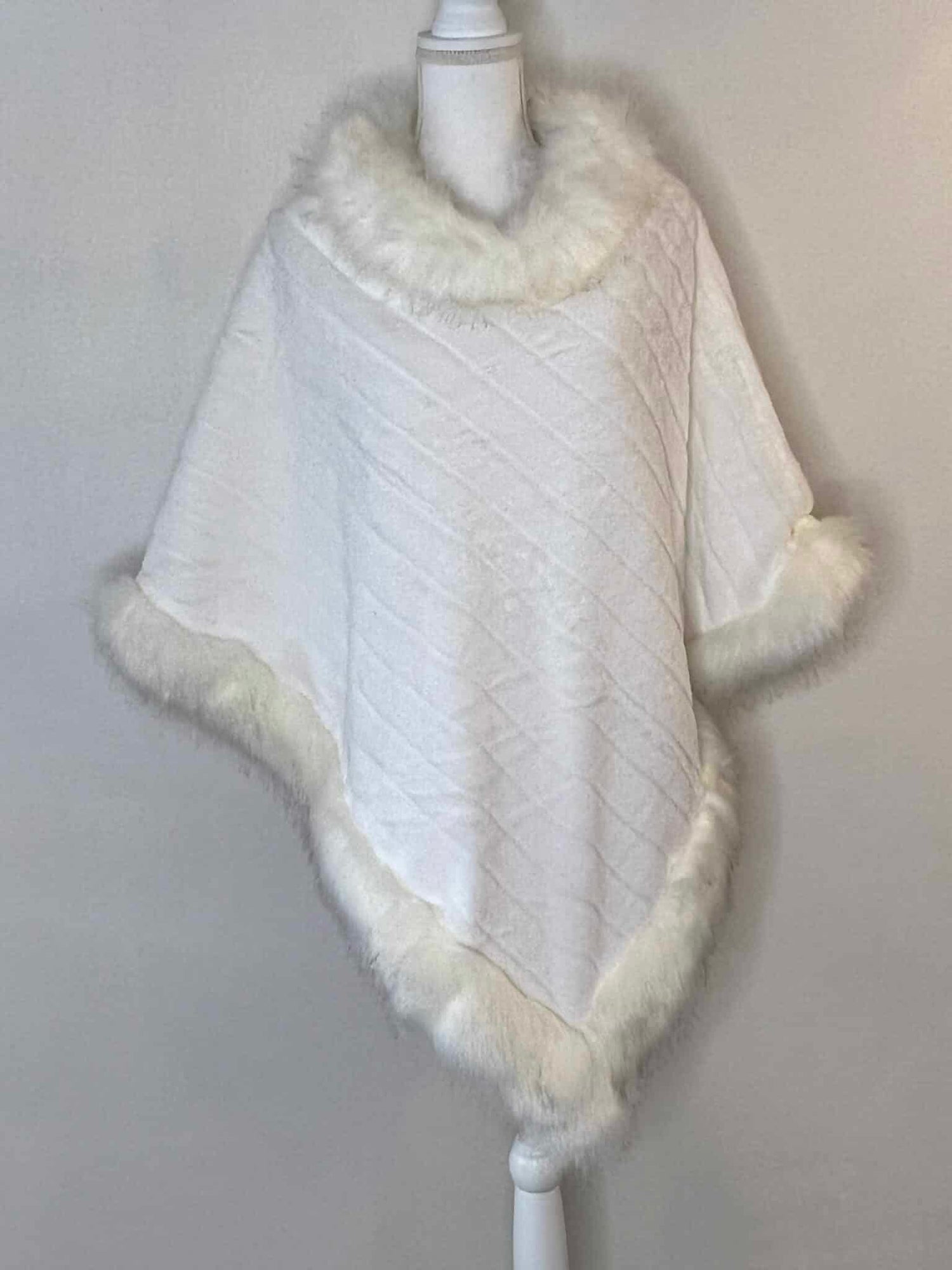Poncho white teddy fake fur