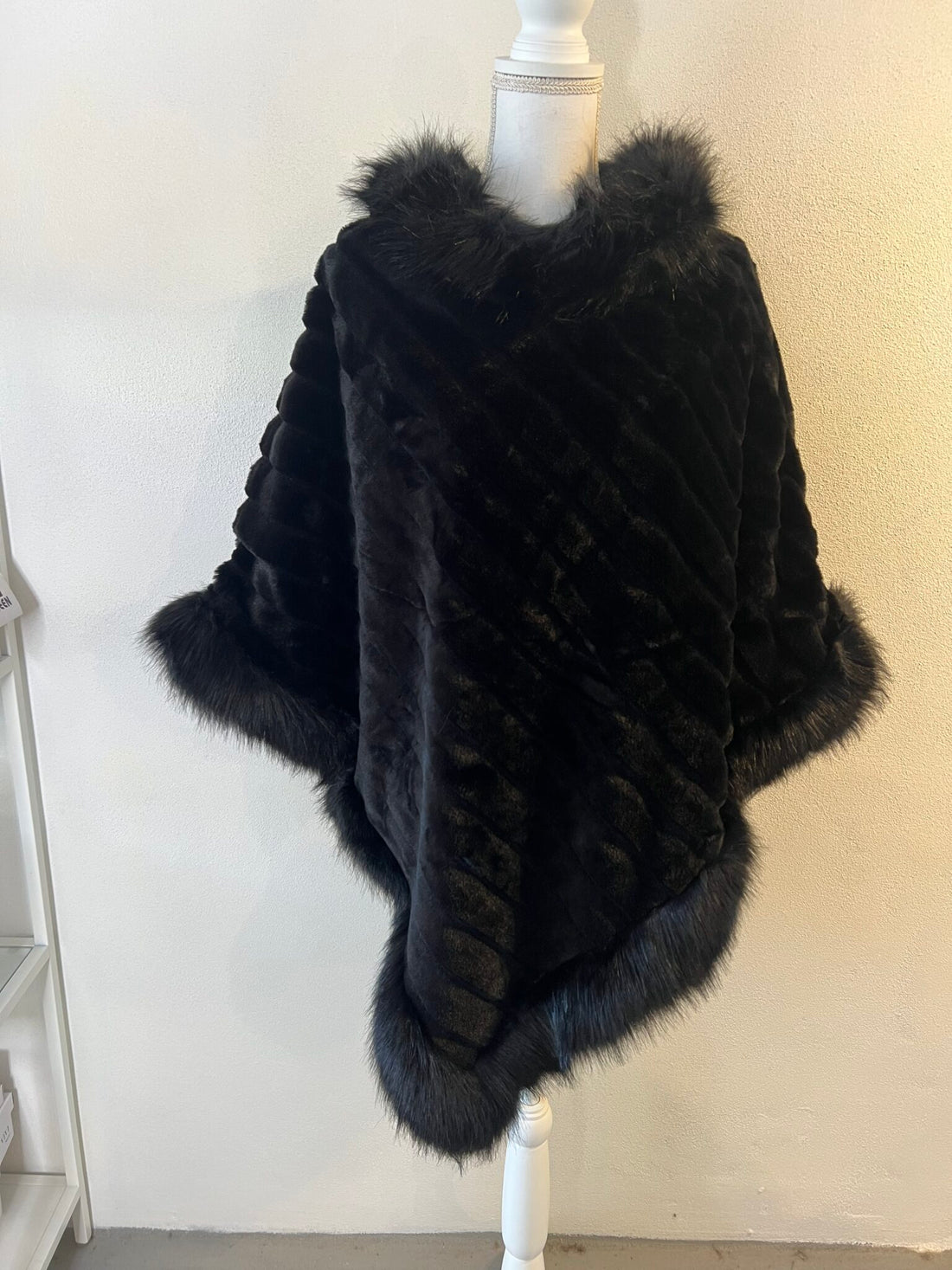 Poncho black teddy fake fur
